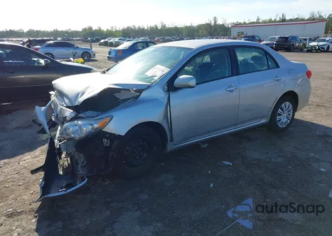 2011 Toyota Corolla Le z USA, uszkodzony, nr VIN 2T1BU4EE6BC544908